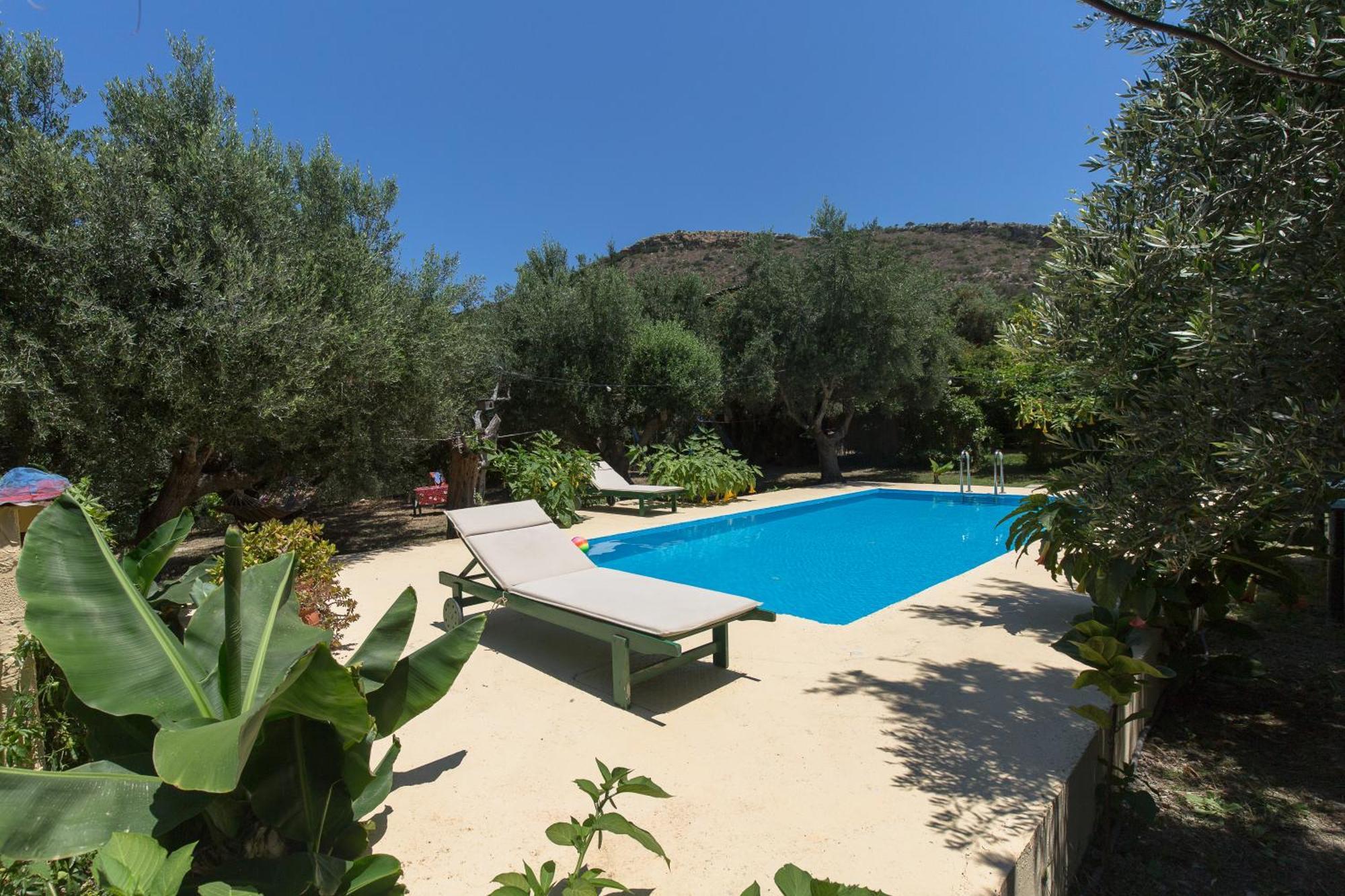 Sofiana'S Garden Retreat With Private Pool Apartment Dhrapanias Exterior photo